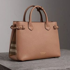 Burberry Banner Medium